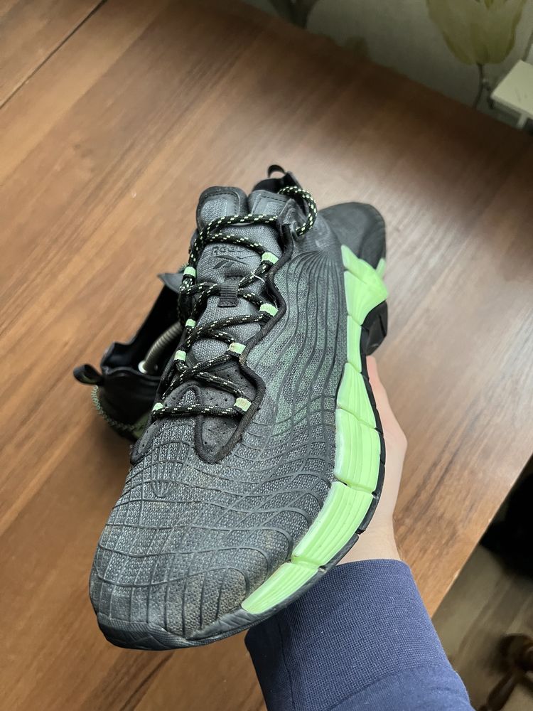 Топові кросівки Reebok Zig Kinetica 2 Black Neon