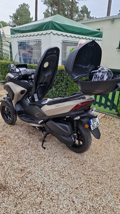 Vendo yamaha tricity 300 com garantia de fabrica até Janeiro 2027
