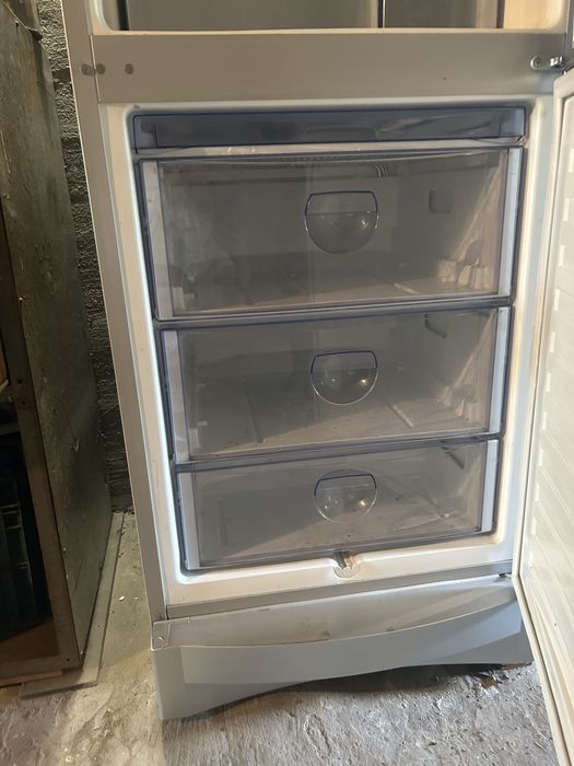 Холодильник VESTFROST