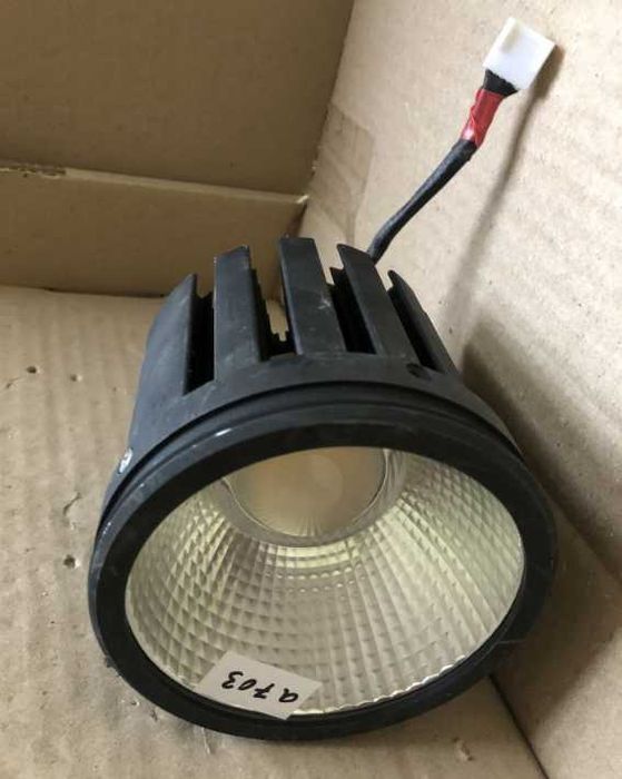 Різнокольоровий потужний LED прожектор з радіатором, з Німеччини