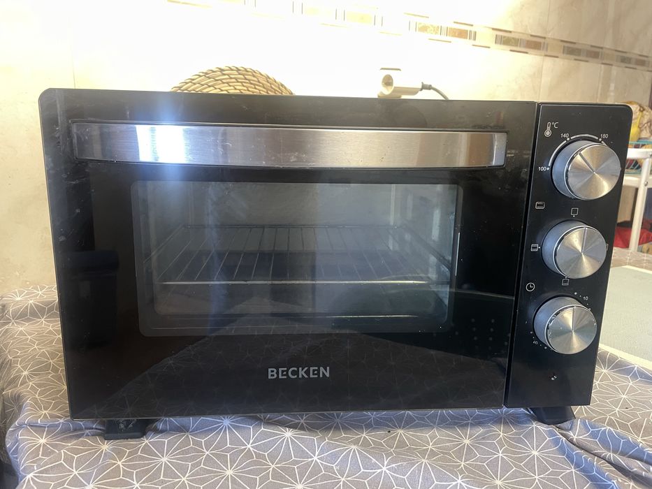 Mini-forno BECKEN BMO4136 (Capacidade: 20 L - 1380 W)