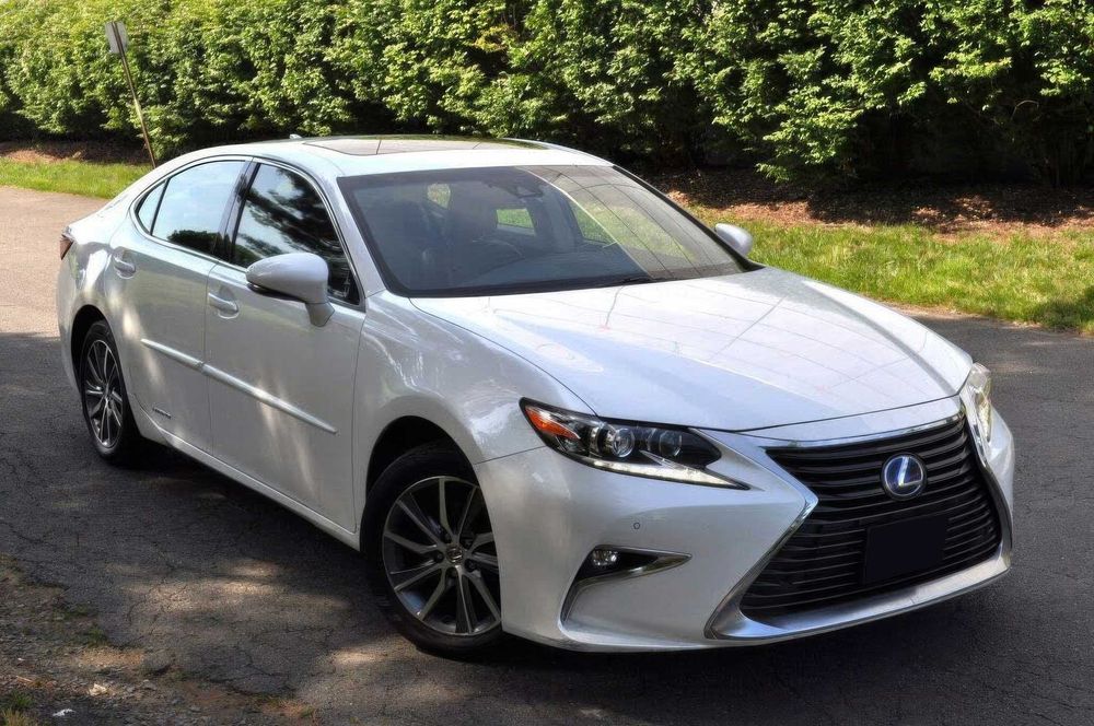Lexus ES Hybrid 300h      2018