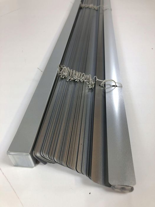 Aluminiowa żaluzja Gardinia srebrna 200x175 cm montaż ściana sufit