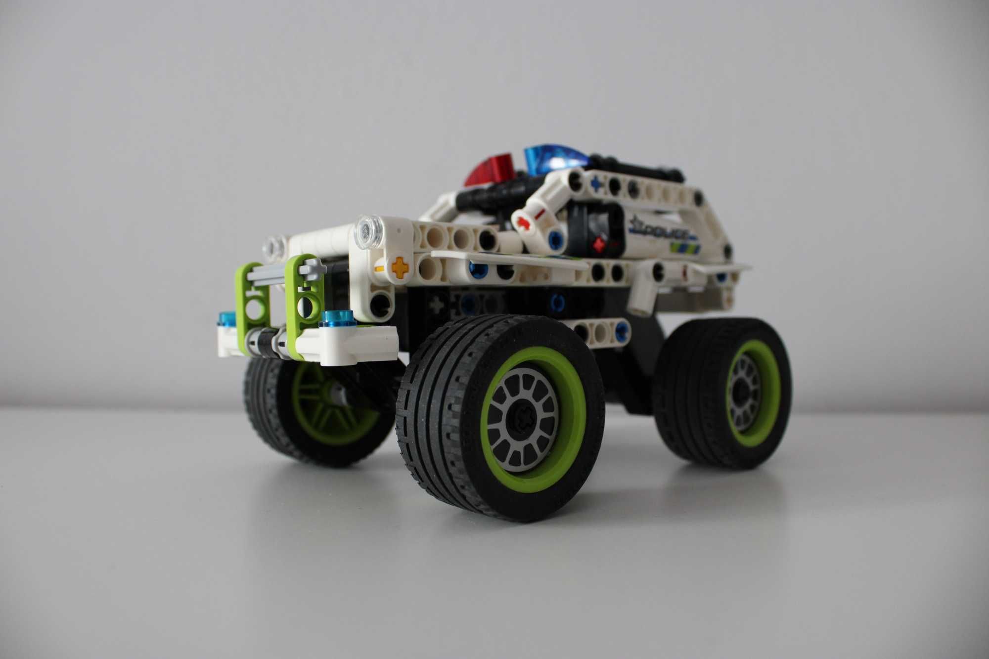 Zestaw LEGO® 42047 Technic - Radiowóz pościgowy używany