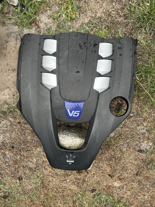 Maserati Quattroporte Ghibli 3.0 V6 pokrywa silnika osłona