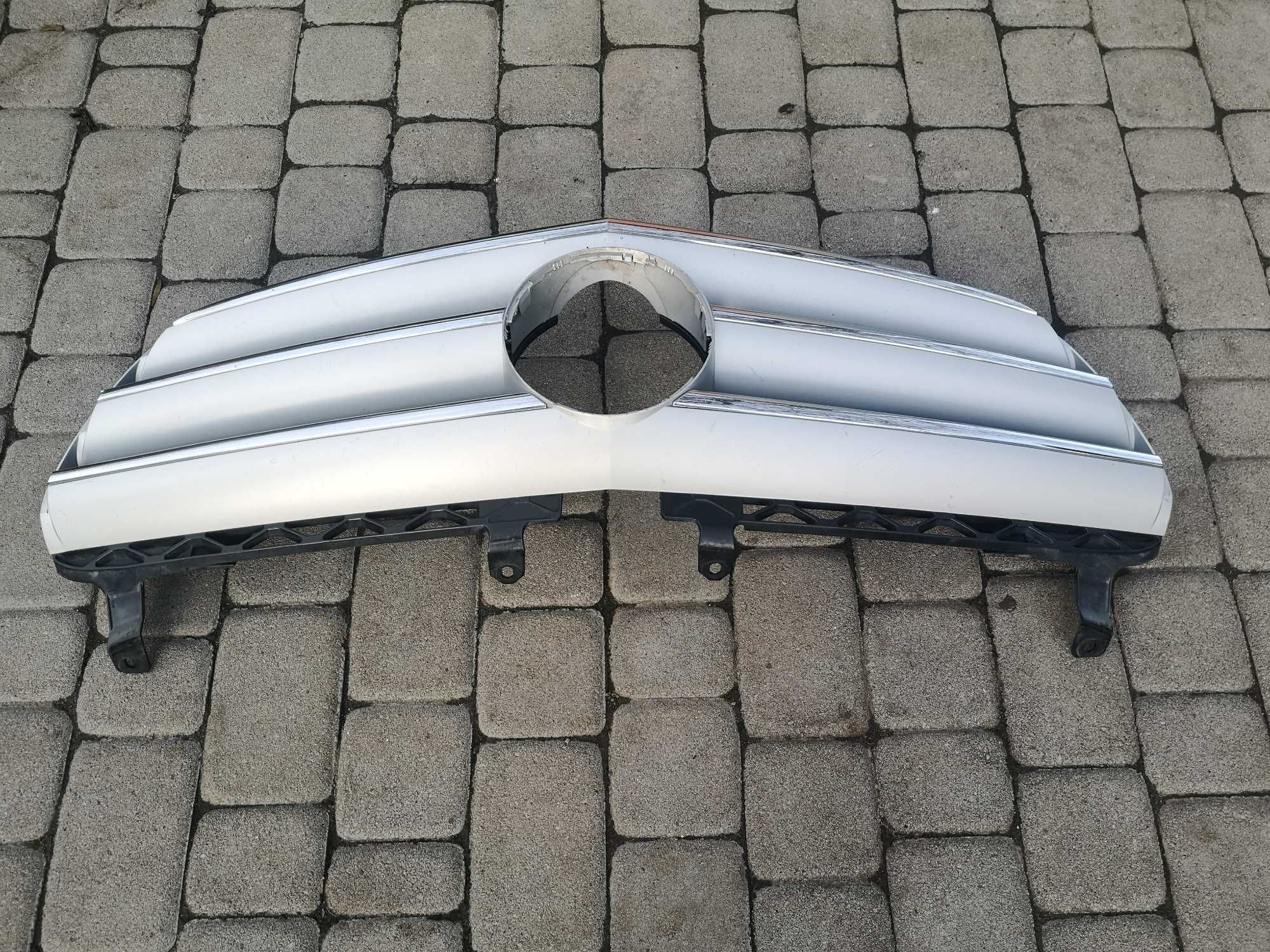 Решітка Решетка радіатора Mercedes R-class W251 A251