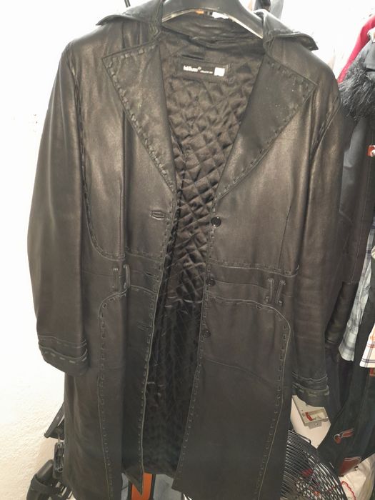 Casaco comprido em cabedal preto XL