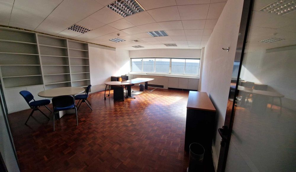 Escritório 36m2 na Zona Industrial do Porto
