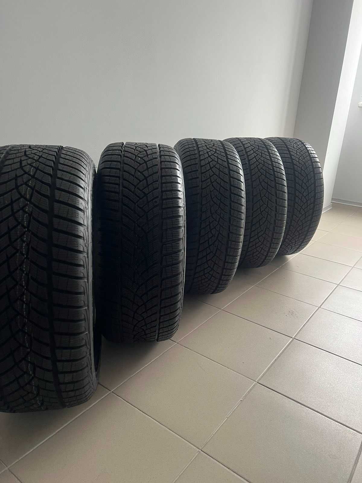 Продам шини б/у 235/45 R18 98V