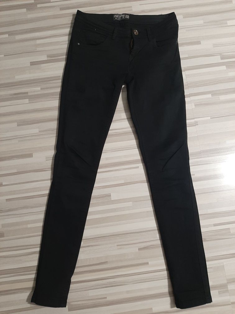 Spodnie dżinsowe czarne rozmiar XS