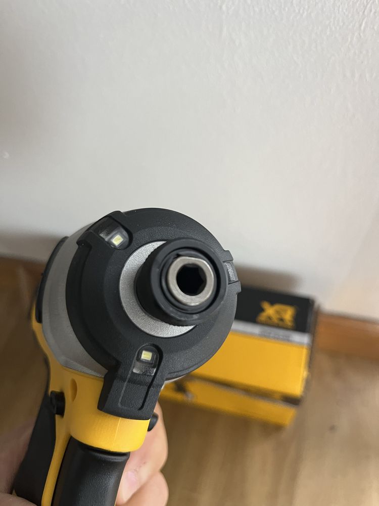 Aparfusadora Impacto Dewalt DCF809N