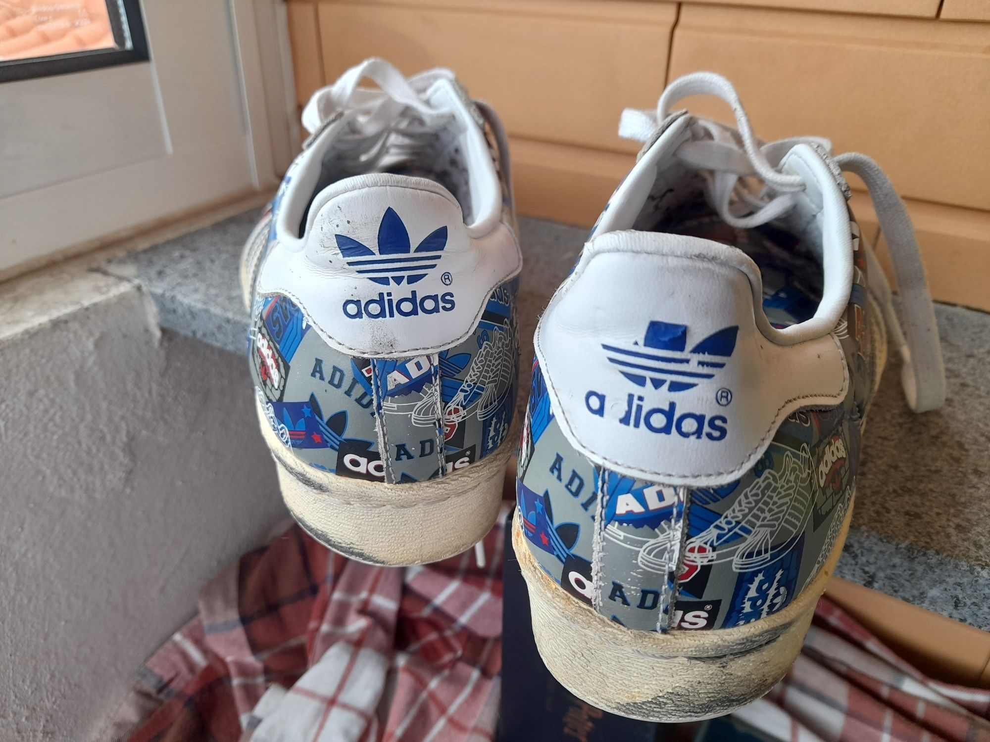 Sapatilhas Adidas 42-43 Oferta de Portes