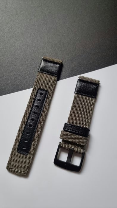Pasek nylonowy 22 mm - zielony z czarną
klamrą