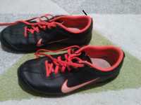 buty sportowe NIKE, halówki rozmiar 37,5