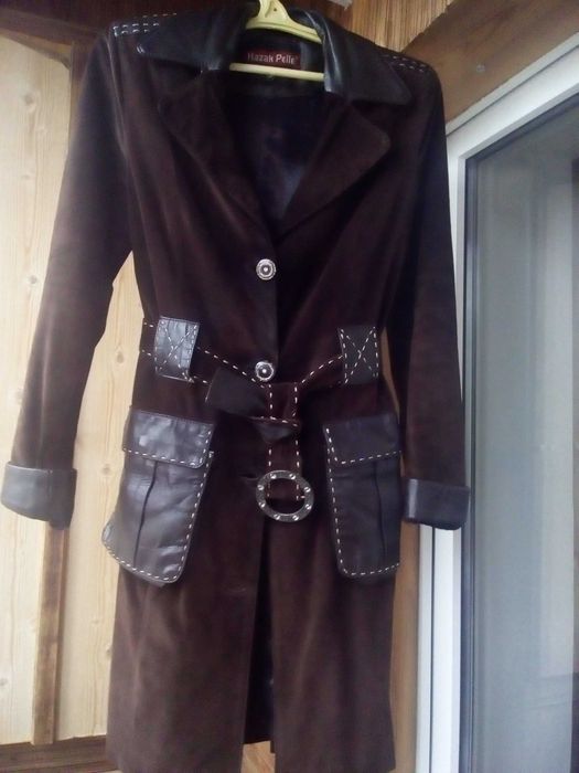 Коричневый замшевый плащ