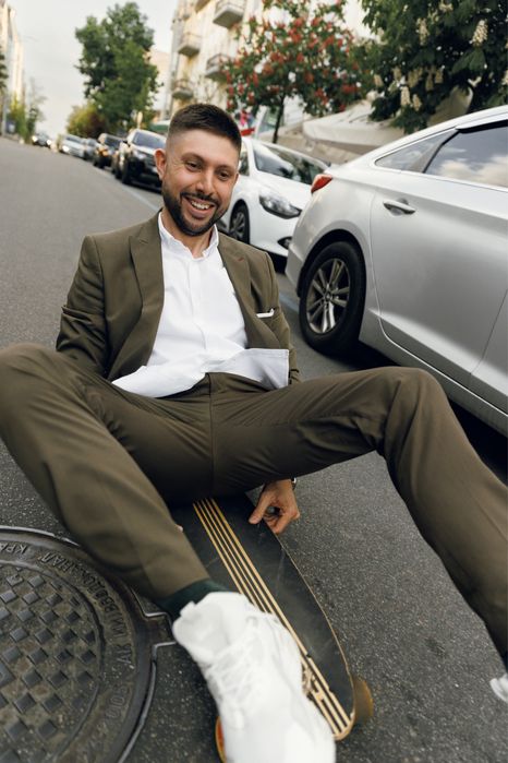 Ведучий та діджей на корпоратив , день народження , весілля