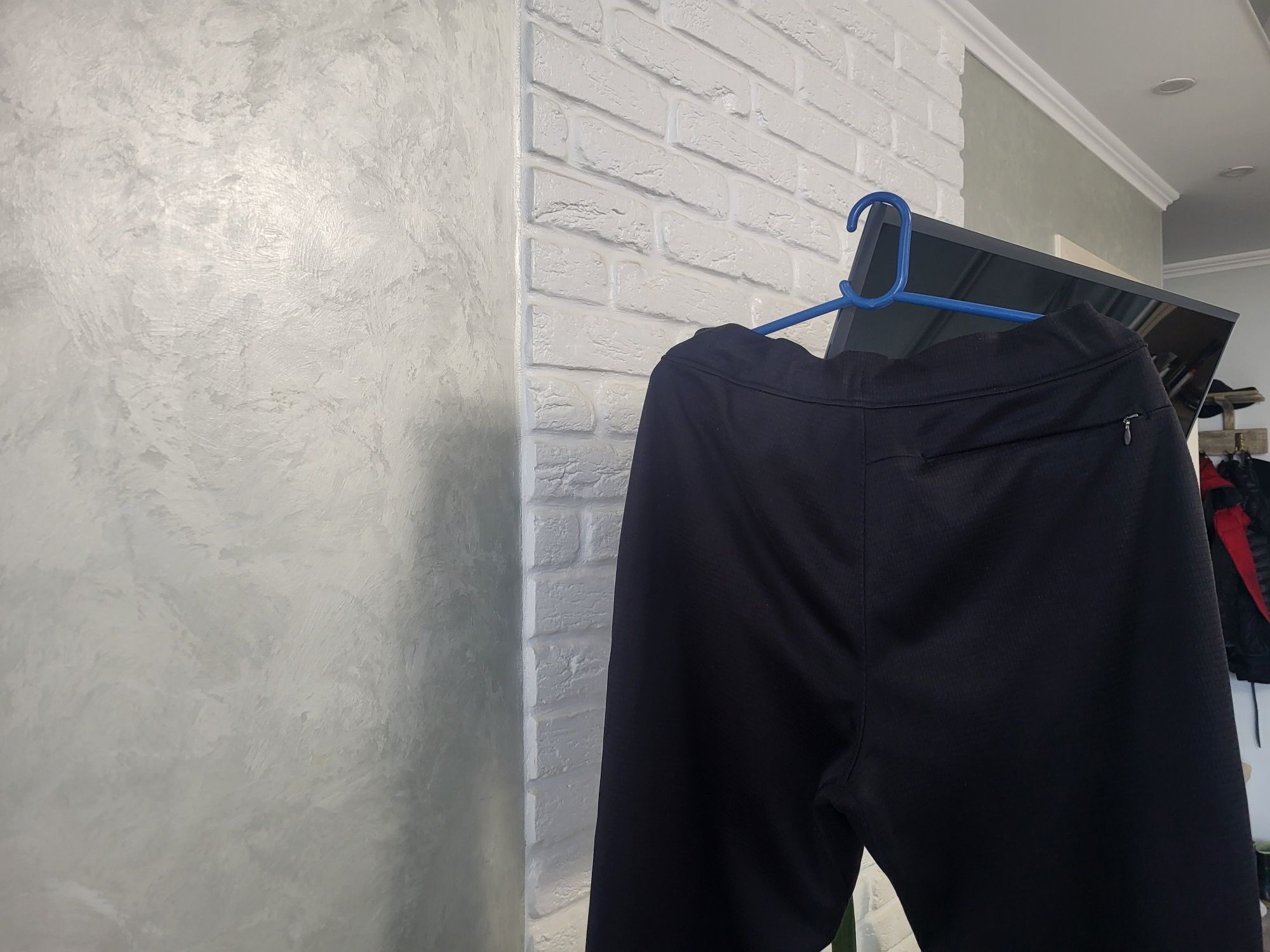 Прдом штани THE north face оригінал.