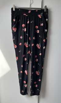 Spodnie w kwiaty przewiewne z kieszeniami XS S