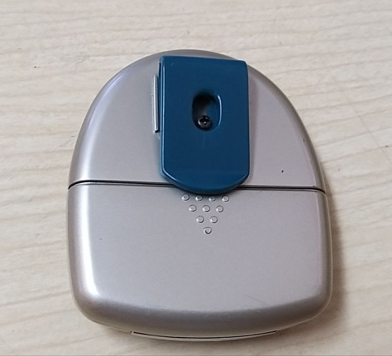 Rádios portáteis, a pilhas.