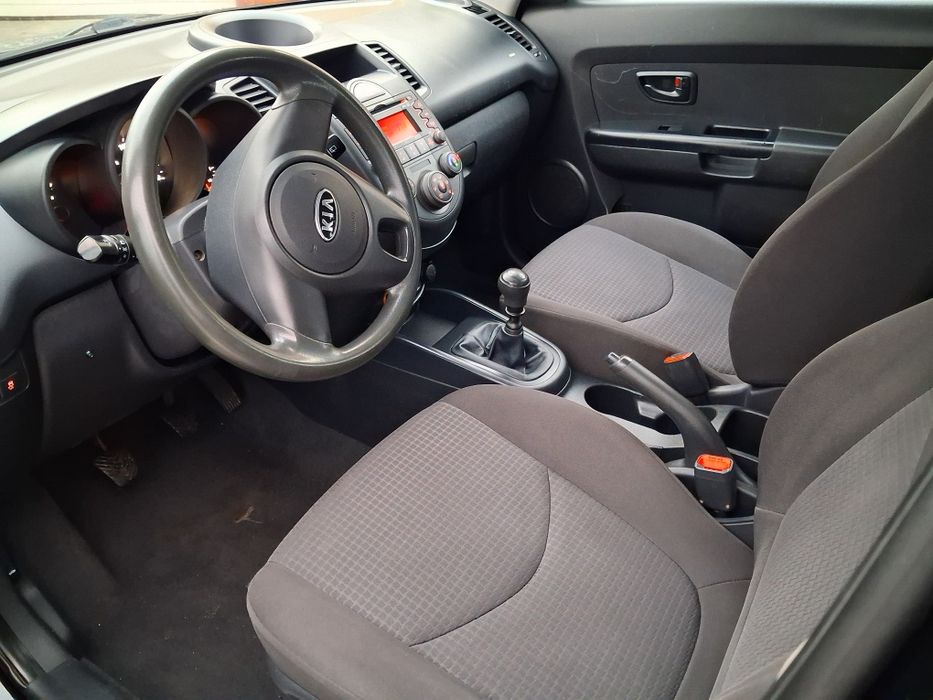 Kia Soul 1.6 benz z klimą modell 2009 do poprawek lakierniczych