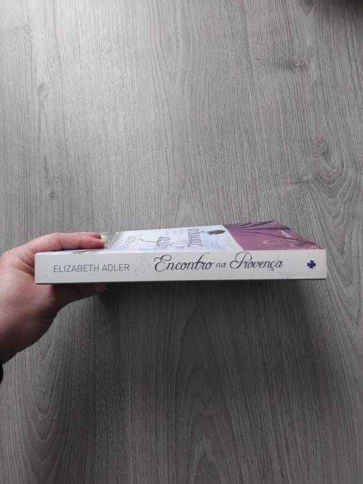 Livro Encontro na Provença de Elizabeth Adler