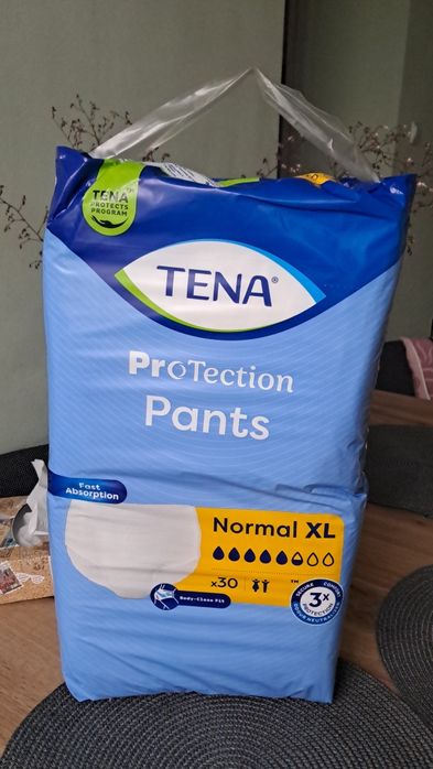 Тена трусики Xl(30шт), підгузники L(24шт).
