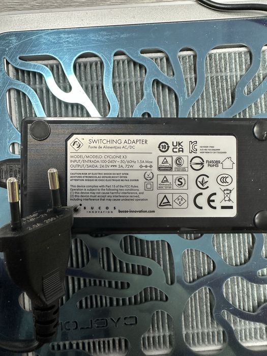 Витяжка для манікюру і педикюру Cyclone X3 з вугільним НЕРА-фільтром