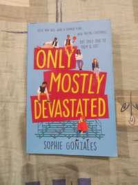 książka only mostly devastated sophie gonzales po angielsku