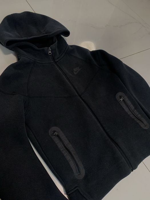 Продам Nike tech fleece