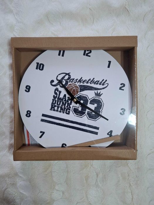 Nowy zegar prezent 28cm