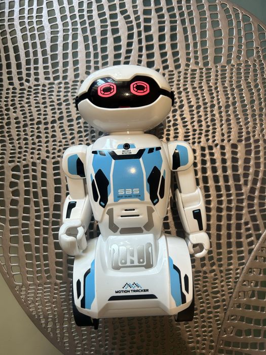 Продам интерактивного робота на пульте