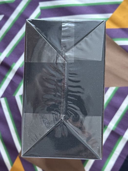 Kilian woman in gold