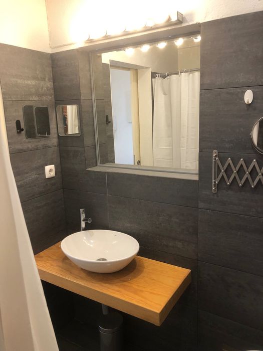 Arrenda-se T1 ,Monte Estoril, vista de mar, garagem box