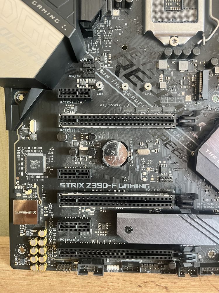 Asus ROG Strix Z390-F Gaming, 32gb DDR4 Corsair ігровий комплект