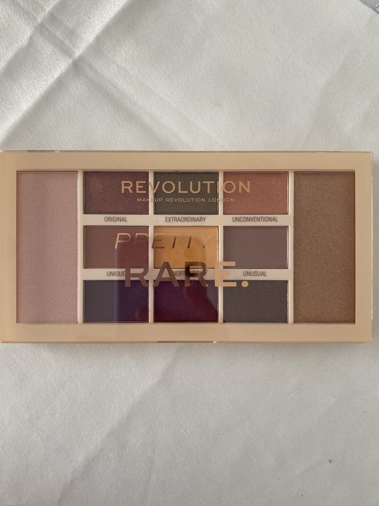 Paleta de sombras Makeup Revolution