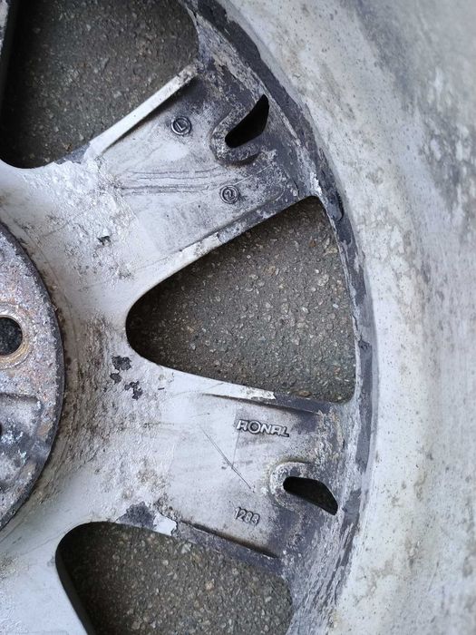 Диски R18 RONAL VOLKSWAGEN 8jx18 5x130 ET57 потребують фарбування