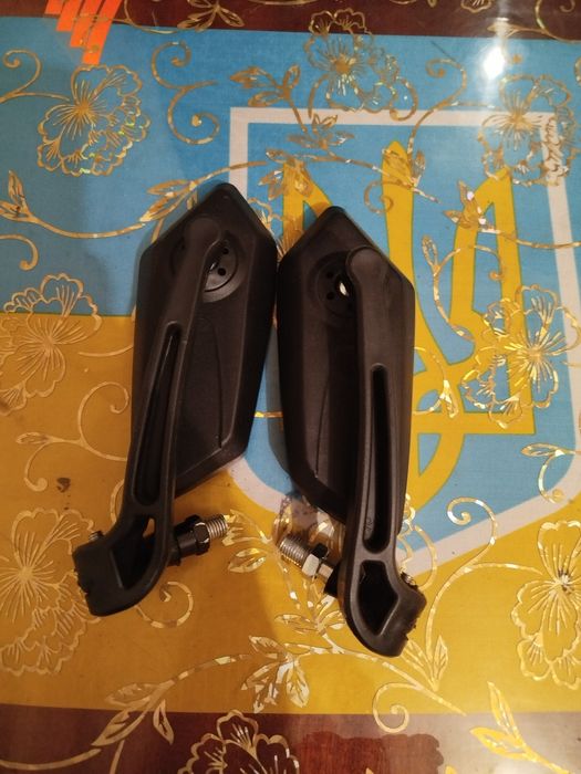 Дзеркала на мотоцикл універсальні