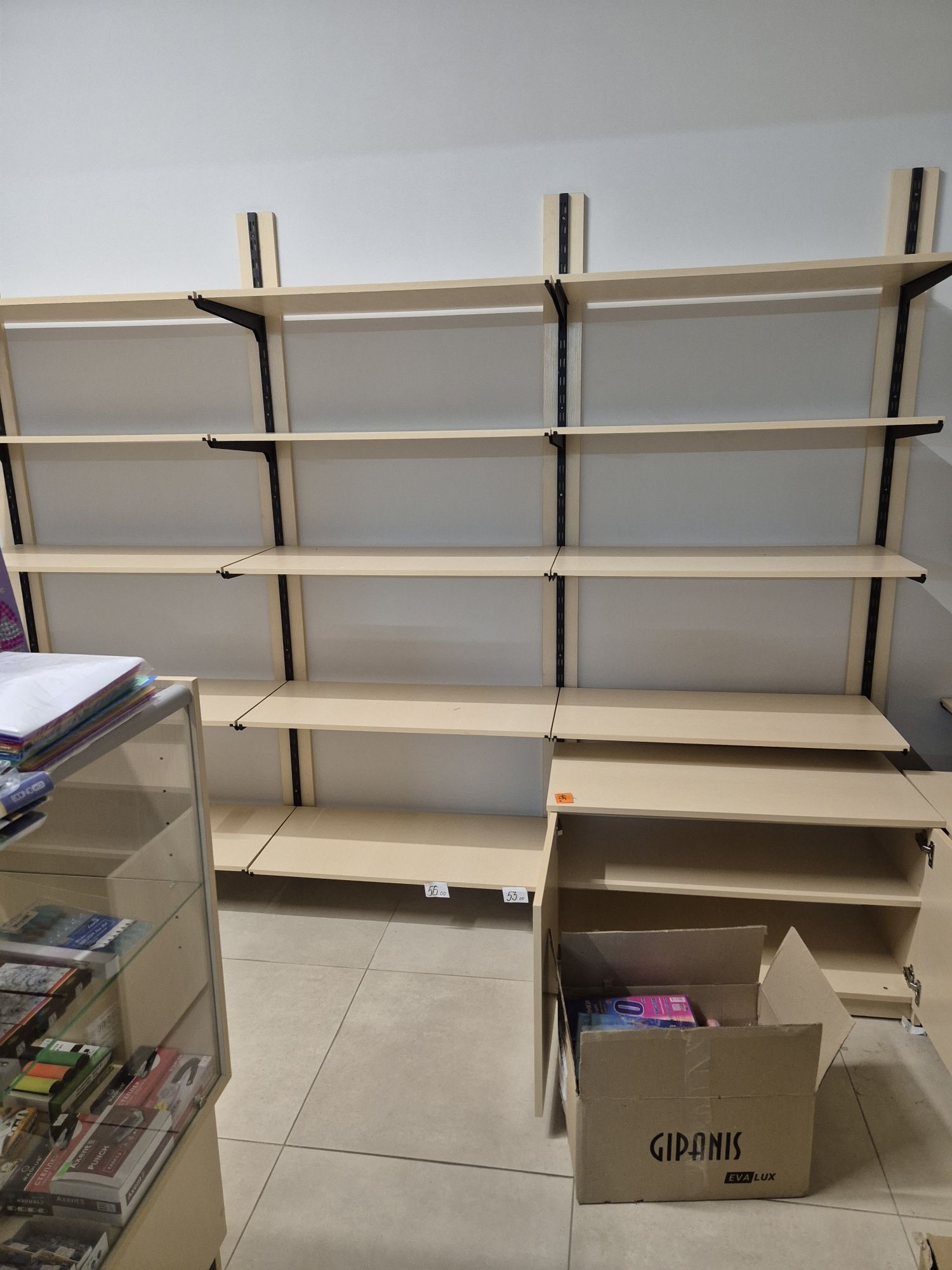 Торгове обладнання для магазину одягу ,іграшок ,взуття ,канцтоварів.