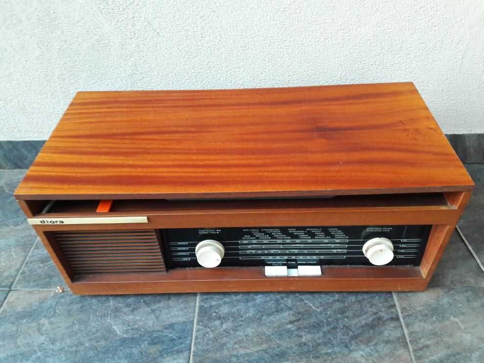Radio lampowe radiogramofon Diora Trubadur PRL