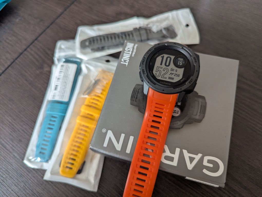 Garmin Instinct + dodatkowe paski