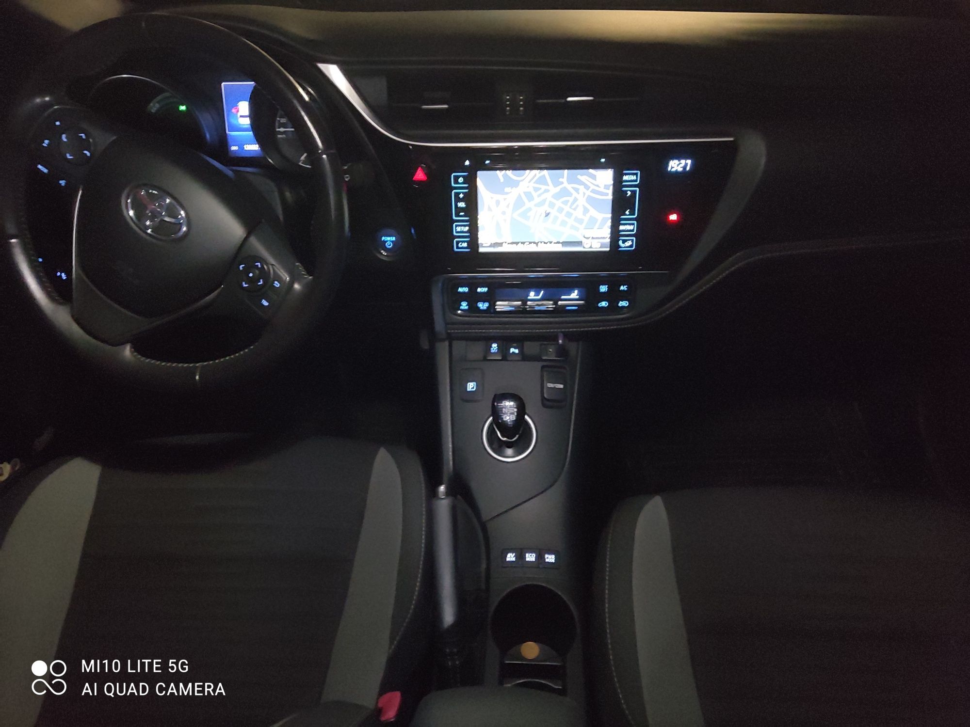 Auris Touring sports 1.8 HSD Navi