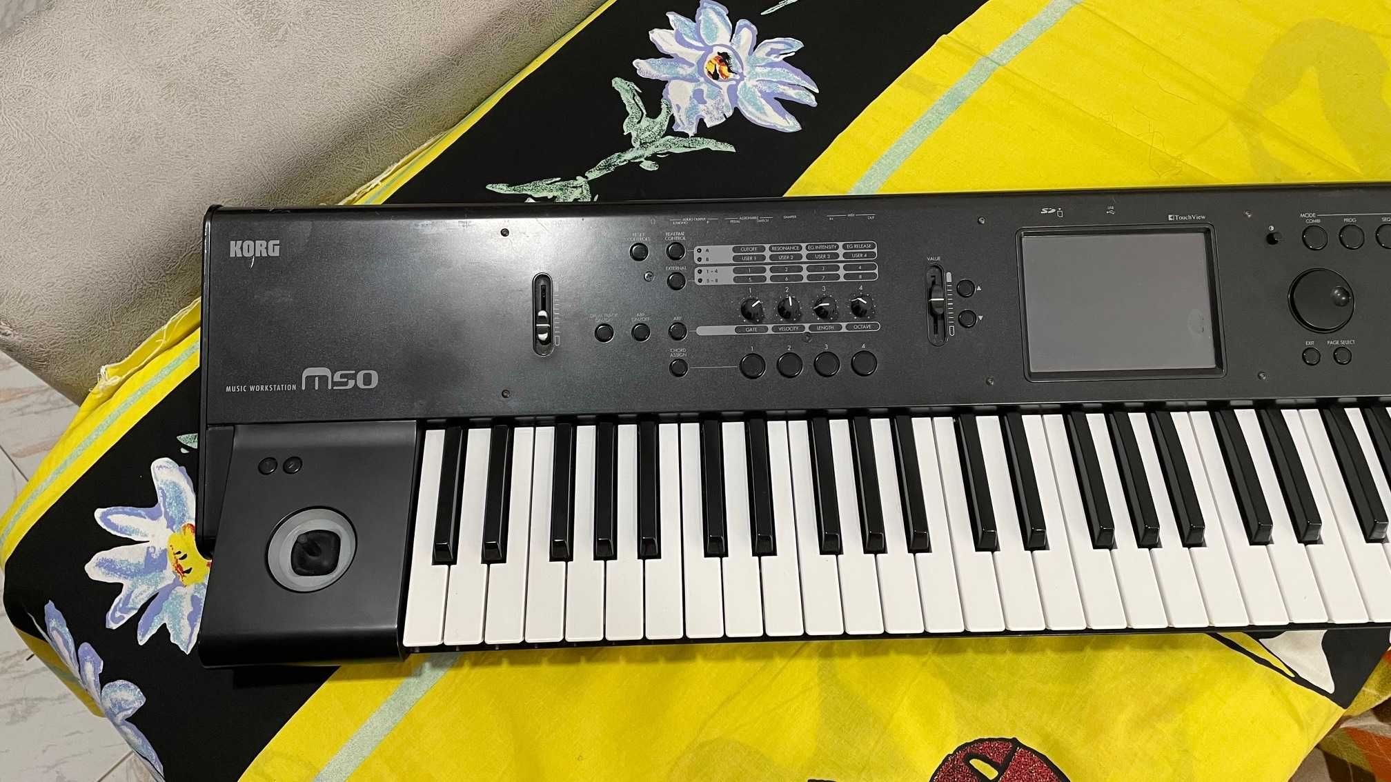 Korg M50 73 Teclas