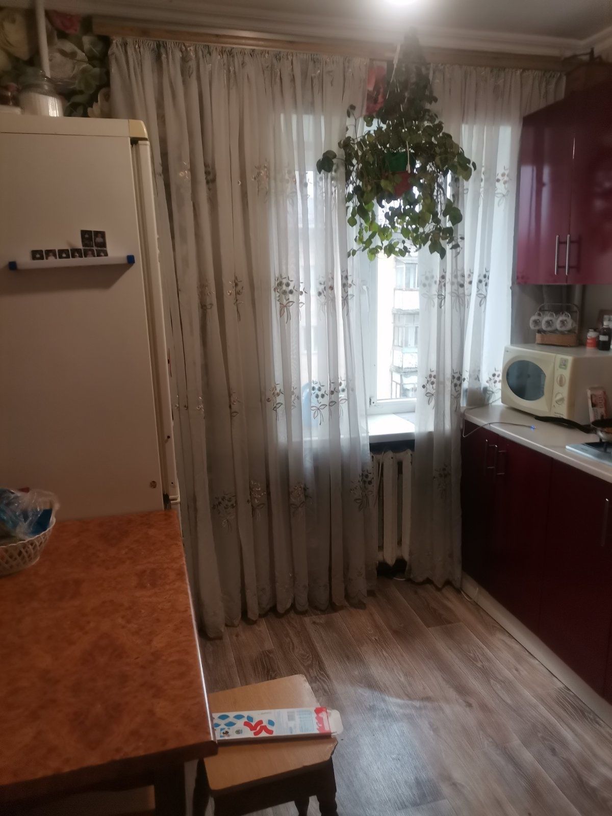 Продаж 2 кімнатної квартири в центрі міста.