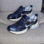 Чоловічі кросівки NIKE V2K RUN HJ4497-400