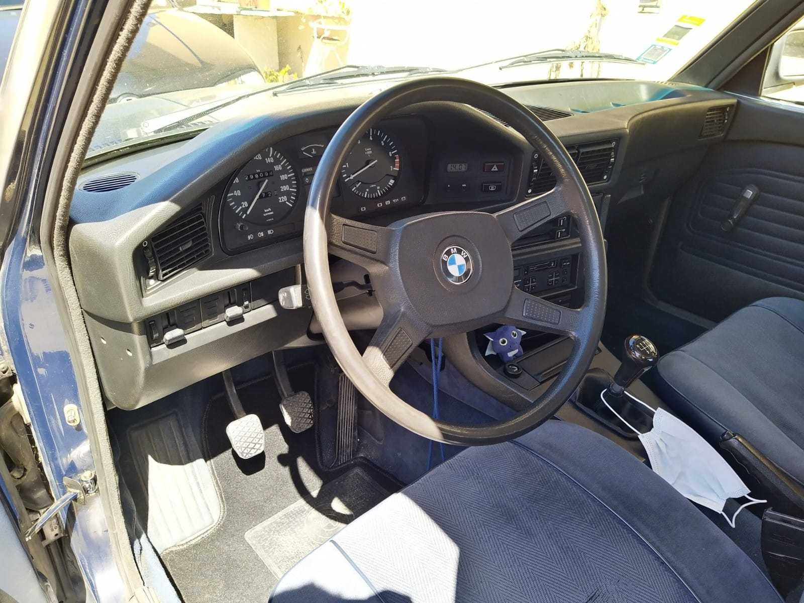 BMW E28 520i - 6 Cilindros