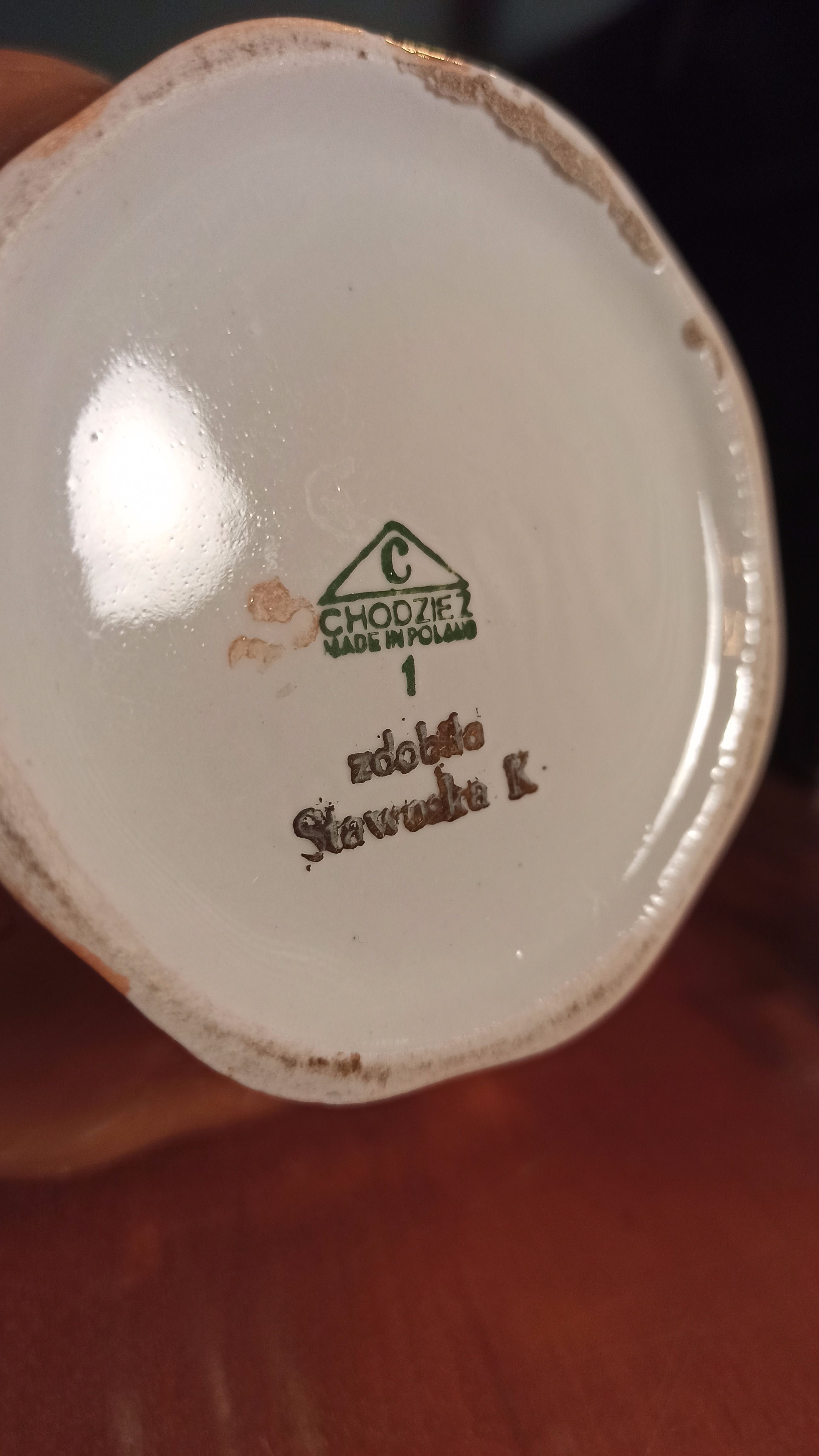 Dzbanek Chodzież sygnowany z podpisem artystki polska porcelana