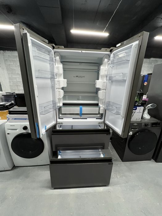 Холодильник сайдбайсайд Haier HFR7819ENGC