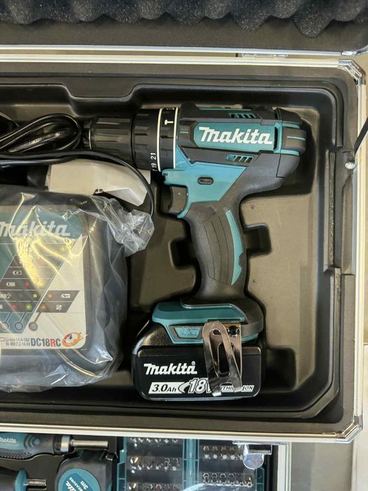 Nowy duży zestaw Makita Wkrętarka DHP482+ 2 Baterie 3.0ah+ akcesoria