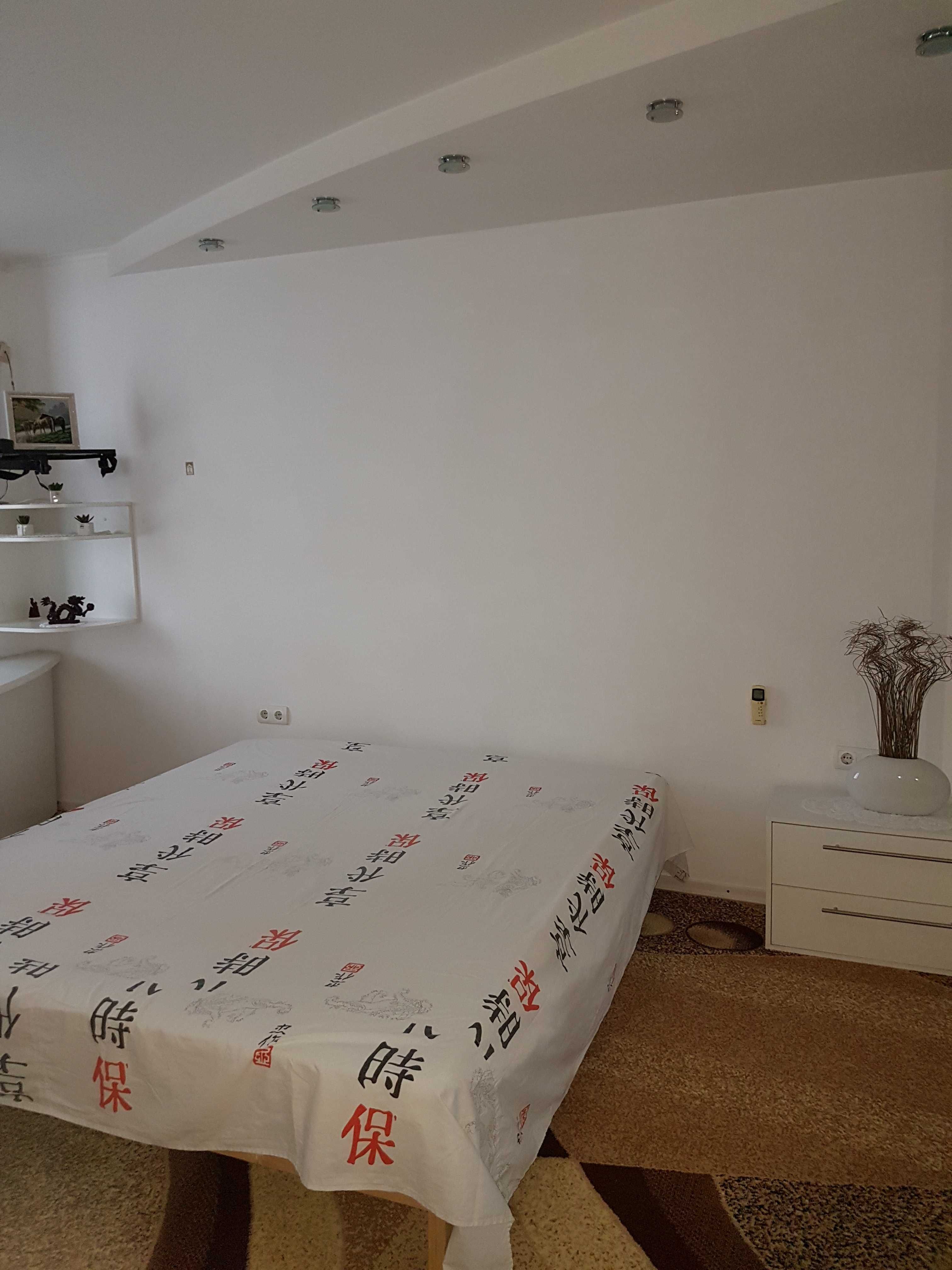 Продам 2 комнатную квартиру в 608 м/р