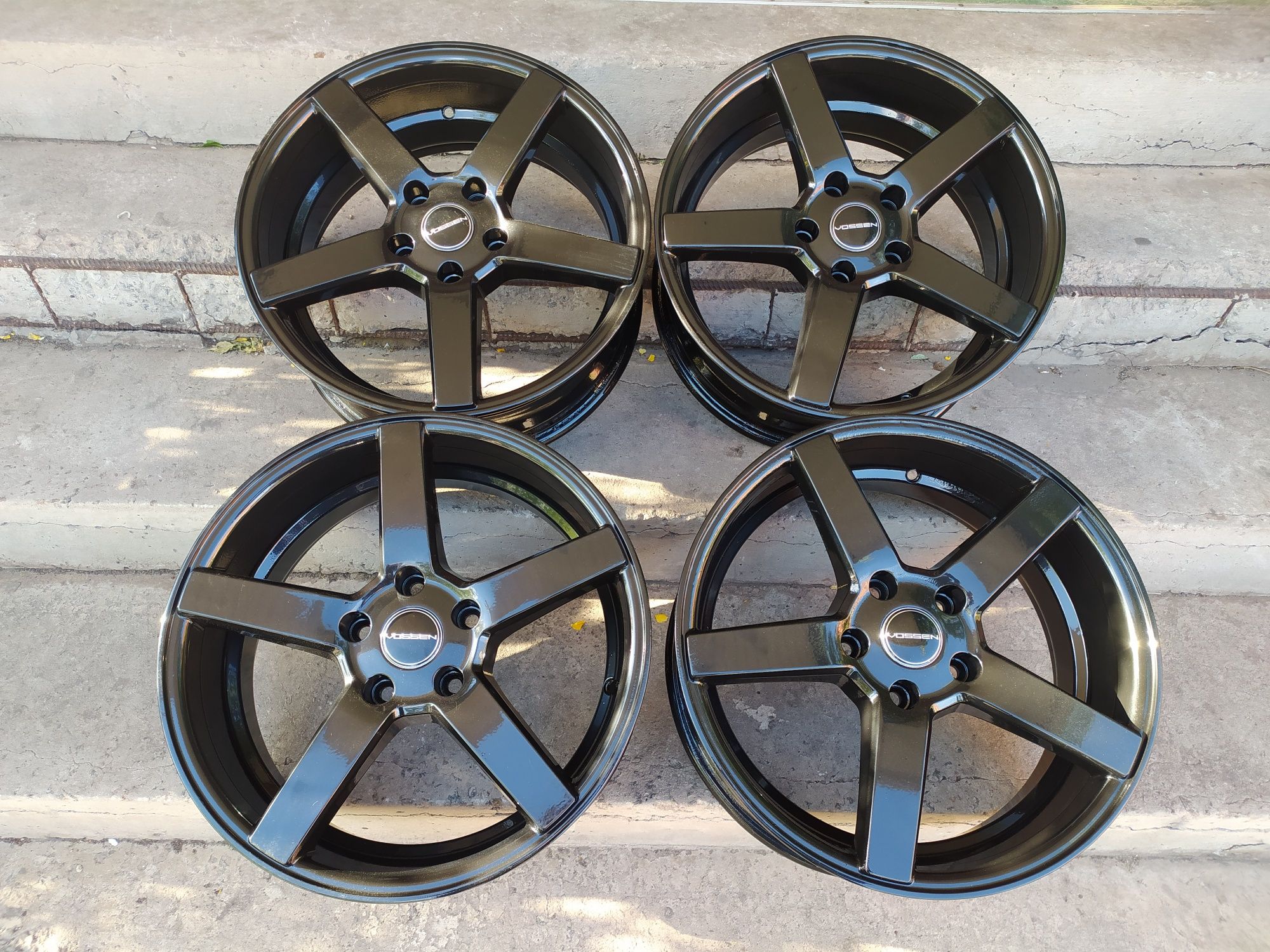 Диски Vossen R17 5*114.3 ET 40 7J Nissan Mitsubishi Kia Mazda Honda